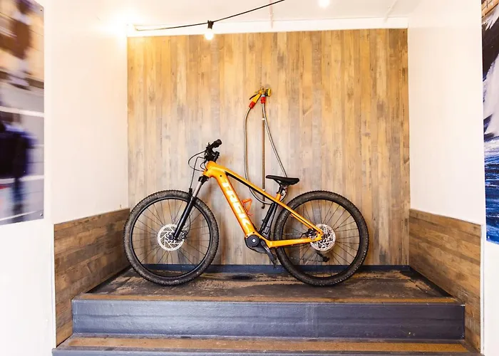 Bike & Boot - Leisure For Now 4*